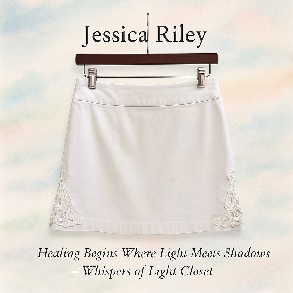 Size PM • Jessica Riley White Mini Skort – Classic Clean Style - Picture 2 of 9